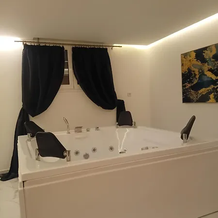 Meteora Grande Luxury & *